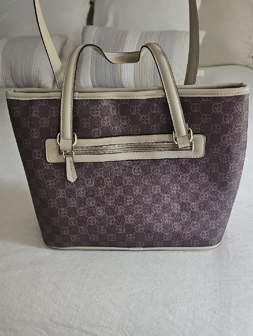 Giani Bernini Beige-Trim Holiday City Scene Tote - Picture 6 of 13